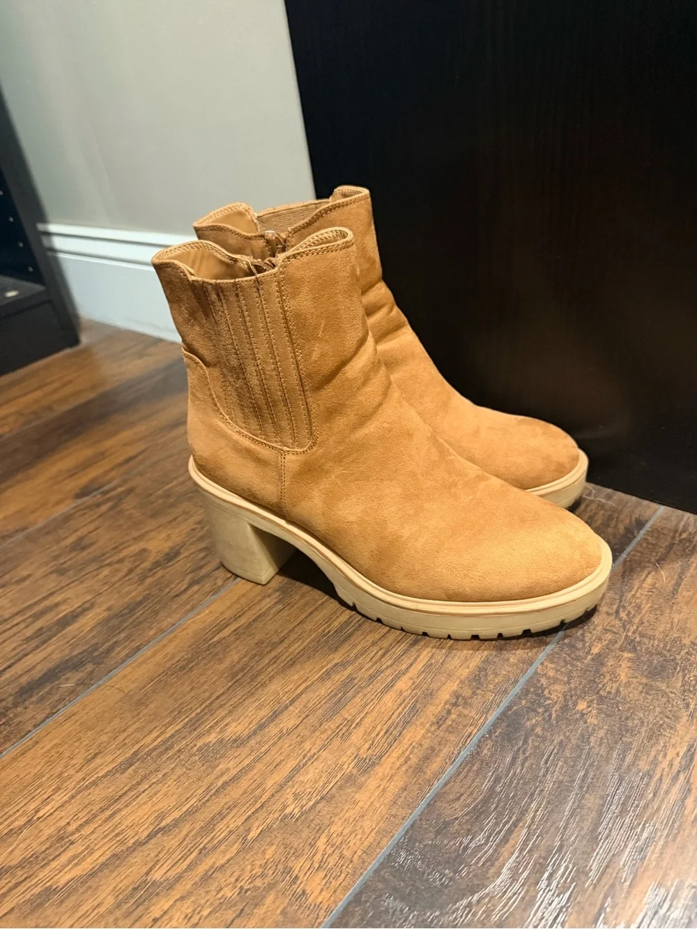 Universal Thread Tan Suede Chunky Heel Ankle Boots